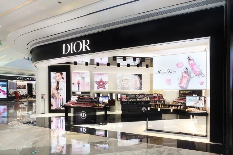 CHRISTIAN DIOR
